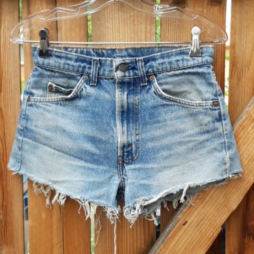 Vintage Levi's High Waist Mom Jean Shorts Lightwash
